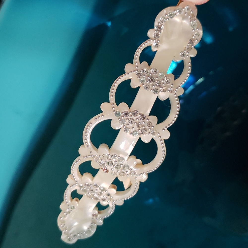VTG 'by Charles' Mother of Pearl, and crystals hair clip, Belgium - Picture 8 of 12